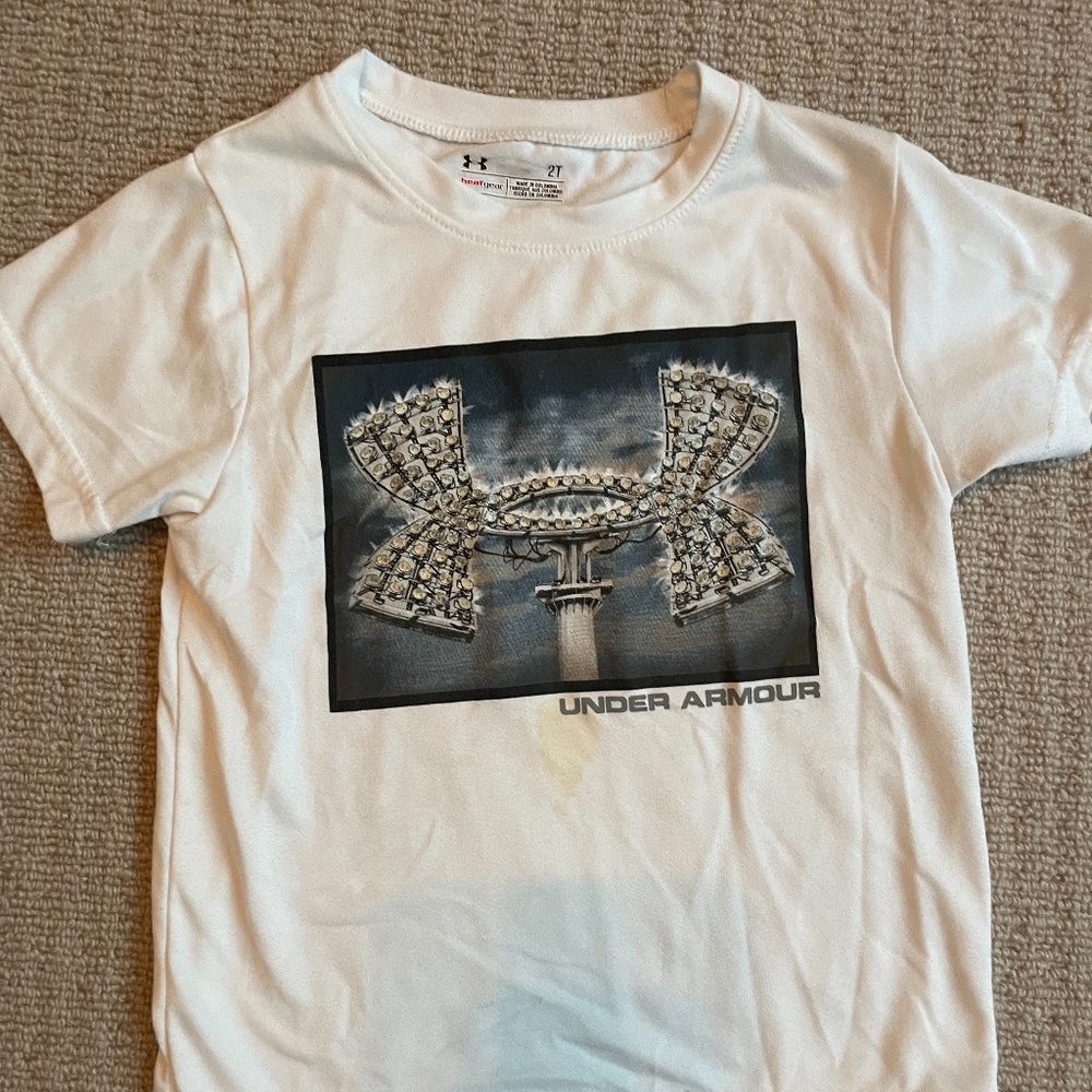UNDER ARMOUR T-SHIRT